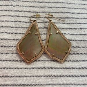 Elegant Gold and Brown Iridescent Earrings